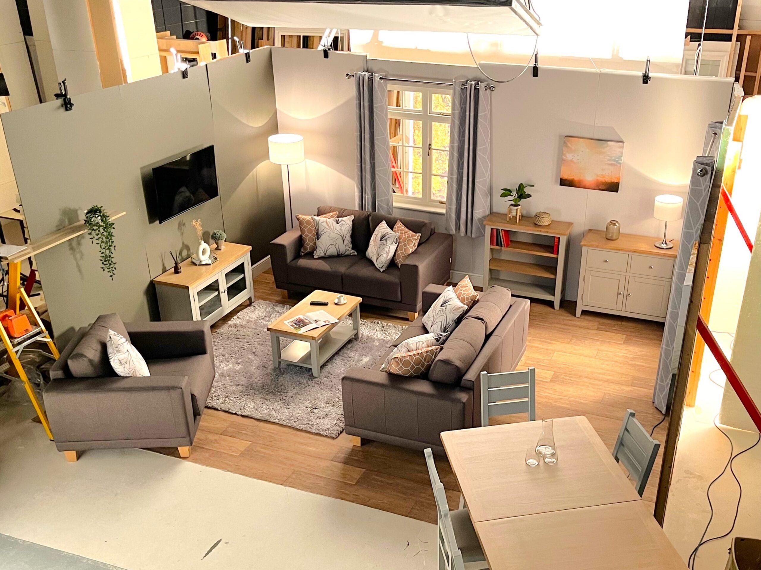 Liv communal room set